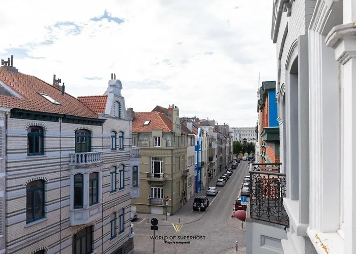 Belle Epoque Violette Near And Sea 奥斯滕德